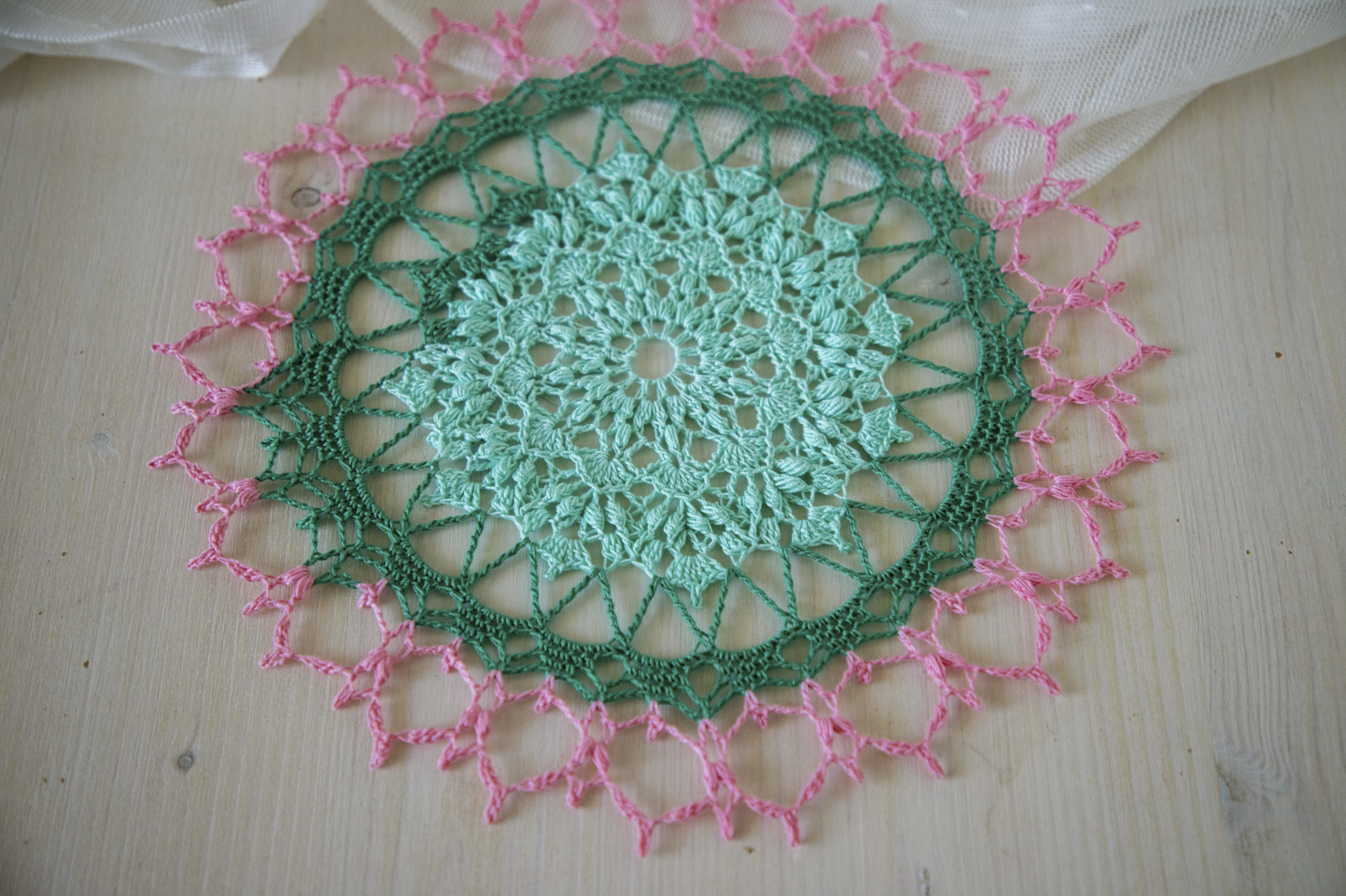 Colorful crochet doily, Jade, 26 cm - Image 2