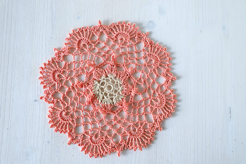 Pumpkin spice latte crochet doily, by Olga Shalaeva