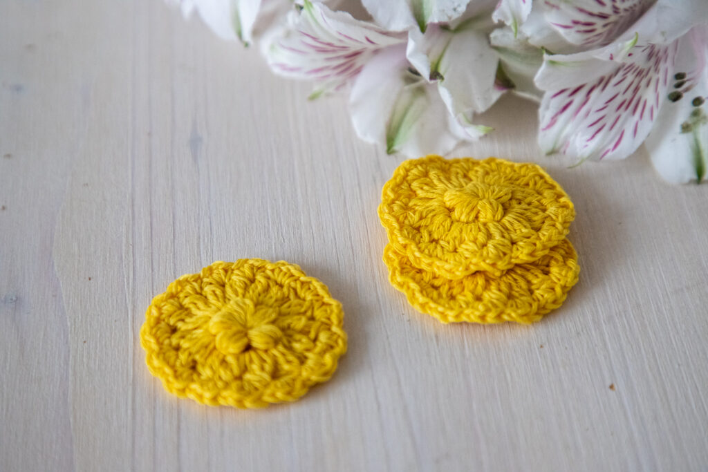 Dreamcatcher crochet face scrubby, 1.75 in