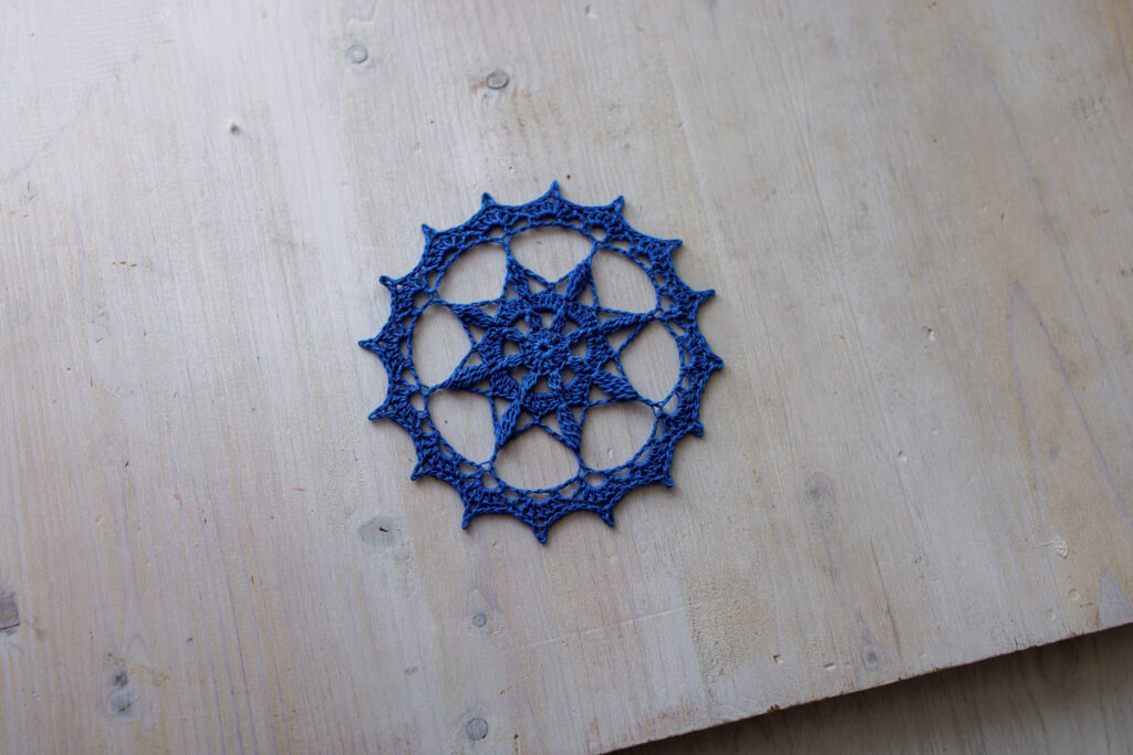 lala doily - free crochet pattern
