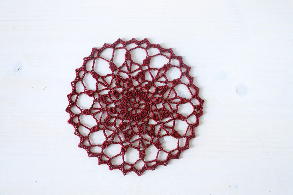 Small wine red doily, 14 cm in diameter, hygge small gift