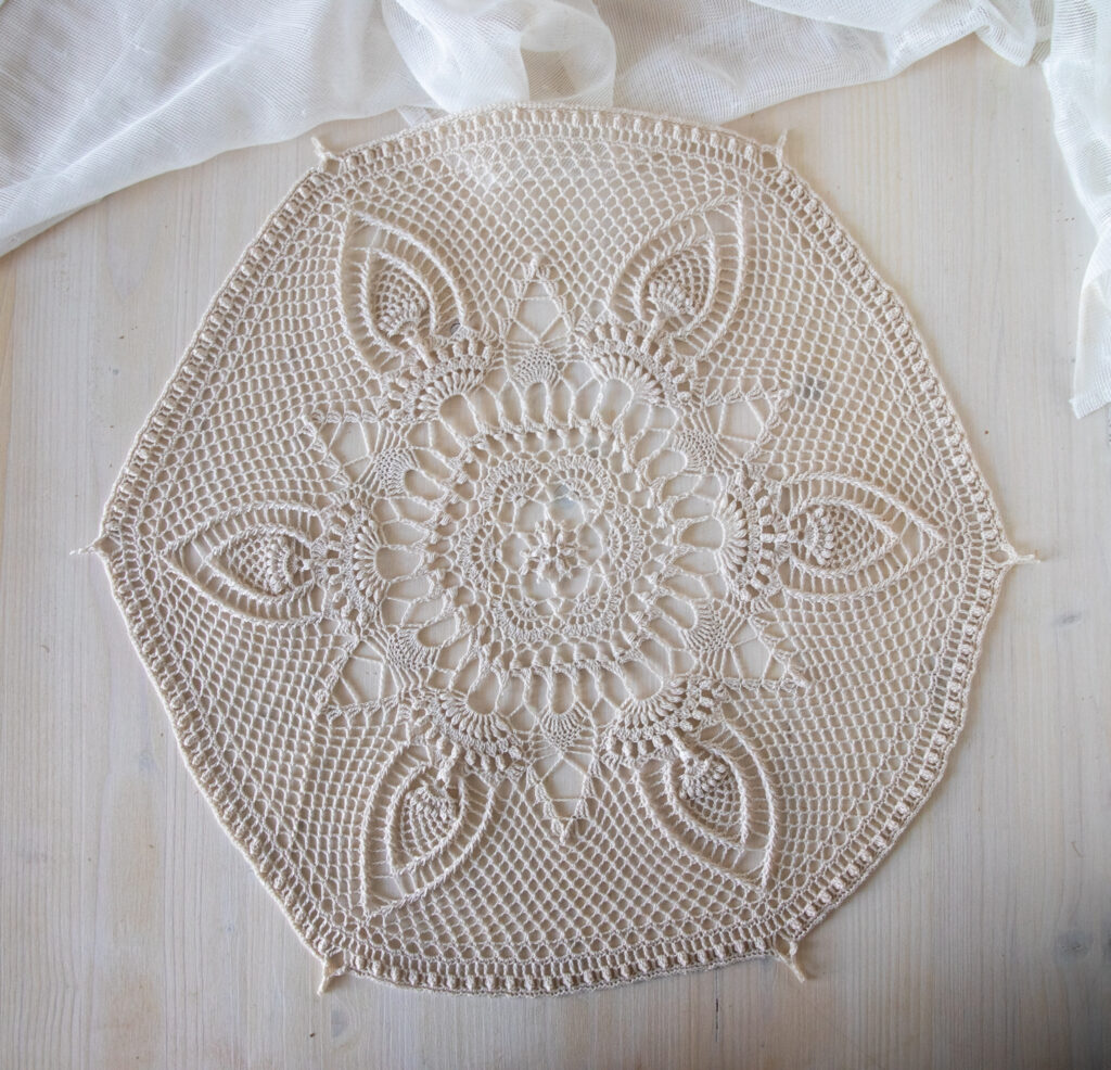 Adriana doily, 6 sections