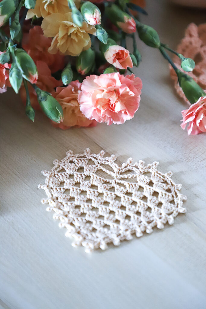 Vintage crochet heart, 8x9 cm, shabby decor