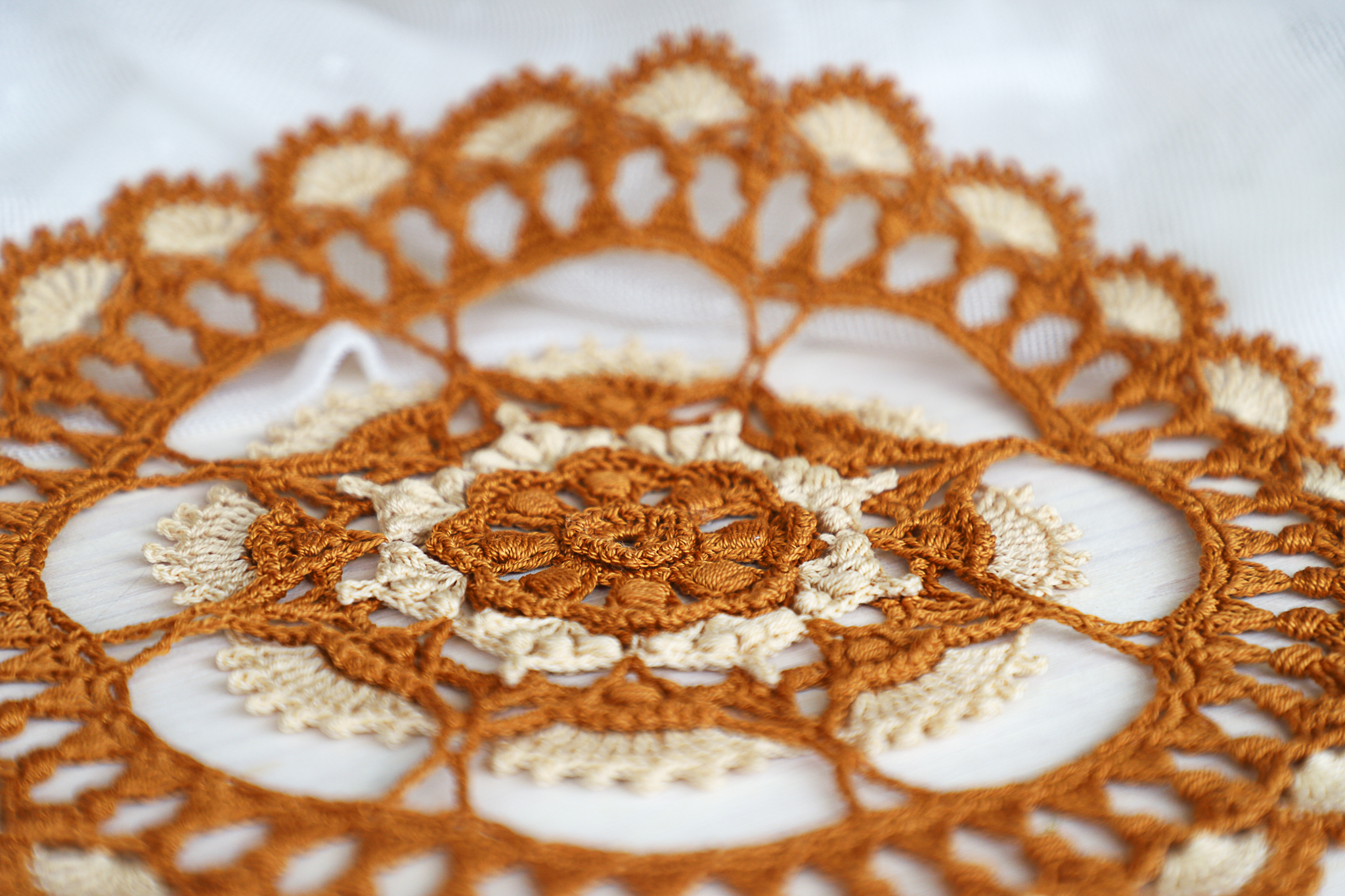 Two-colored texture crochet doily, 26 cm - Image 5
