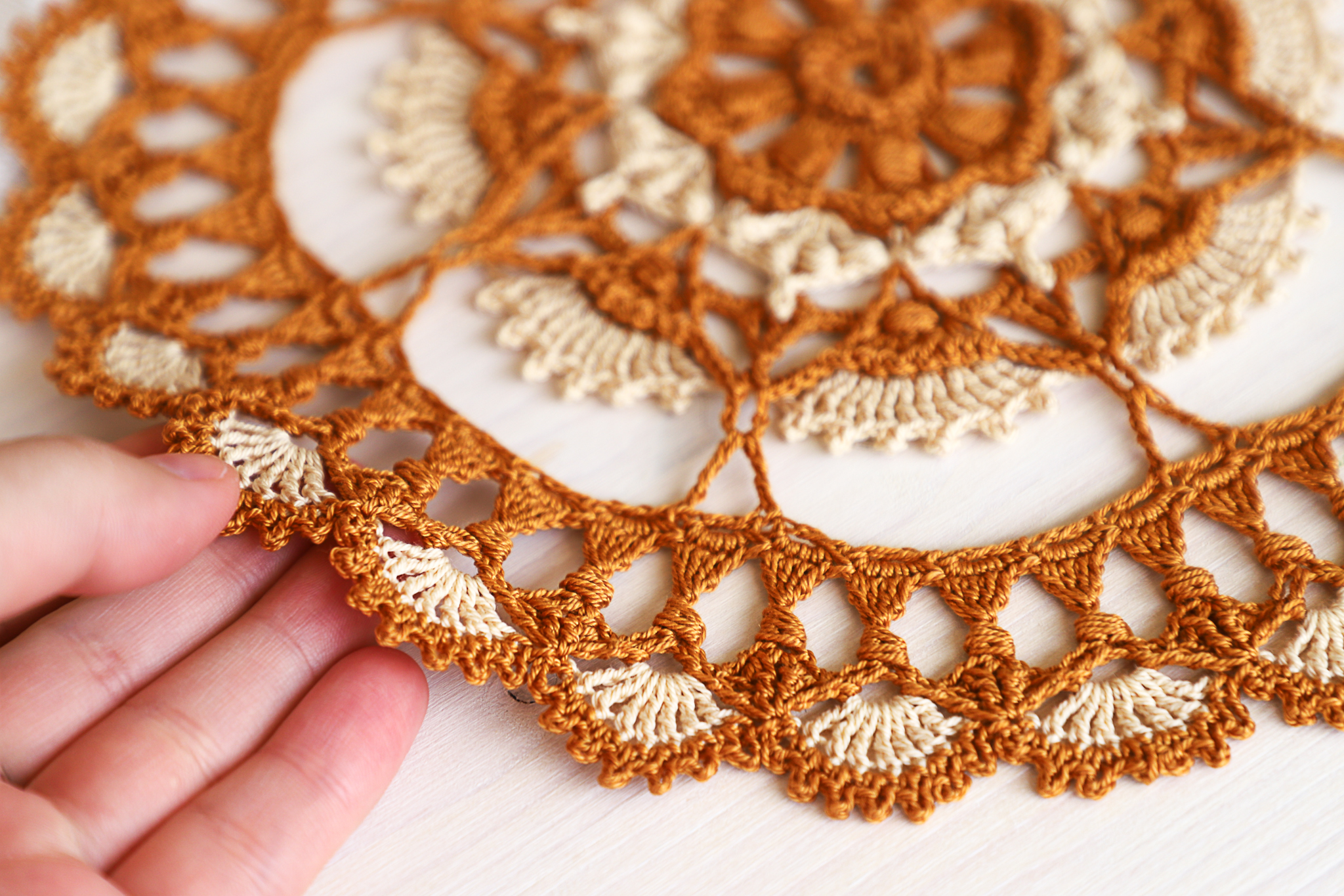 Two-colored texture crochet doily, 26 cm - Image 6