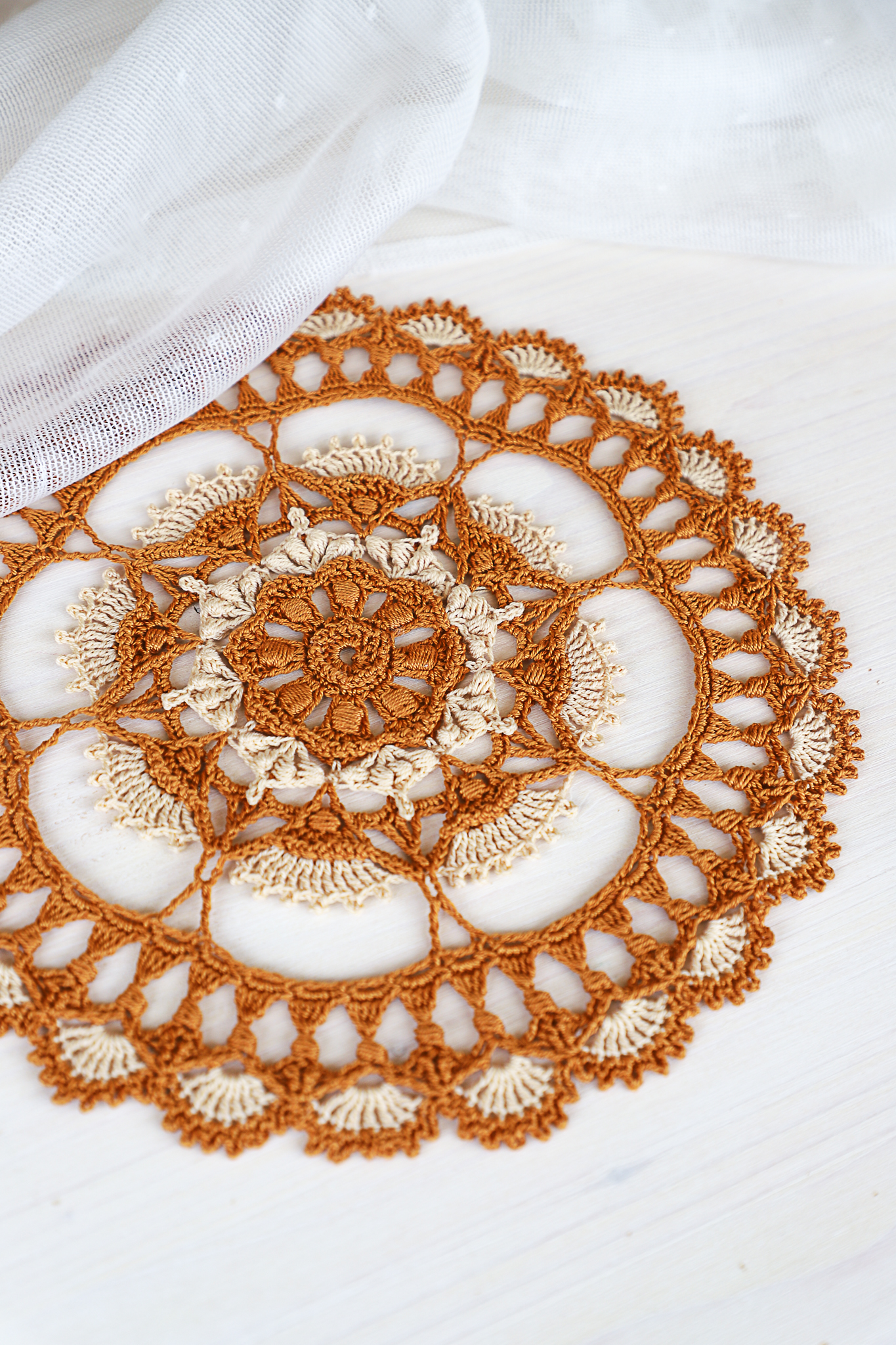 Two-colored texture crochet doily, 26 cm