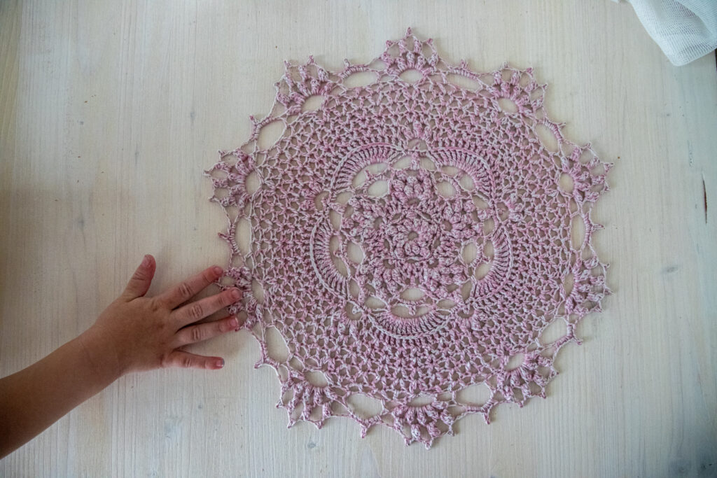 Mélange crochet doily, 45 cm
